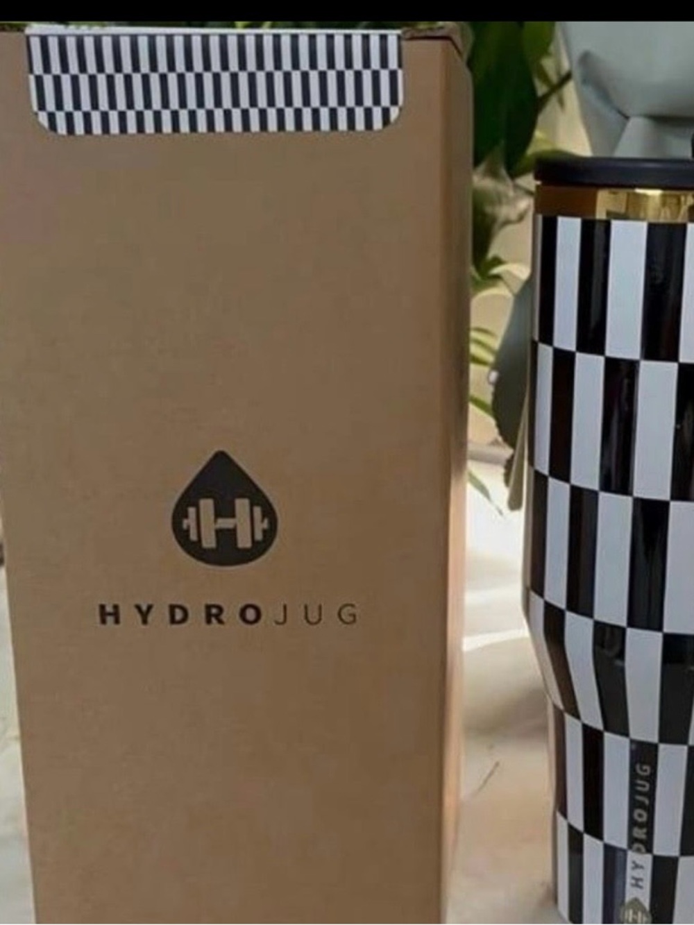 HydroJug 40 oz Stainless Steel Tumbler - Black & White sealed